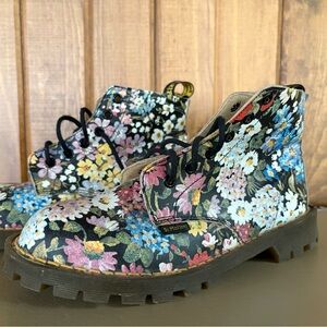 Vintage Floral Lace-Up Boots